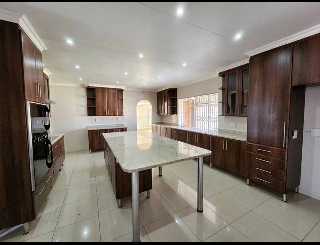 3 BEDROOM HOUSE TO LET IN ARCON PARK